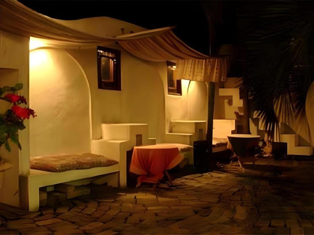 Arabian Art Hotel & Gallery Onjuku Exterior foto